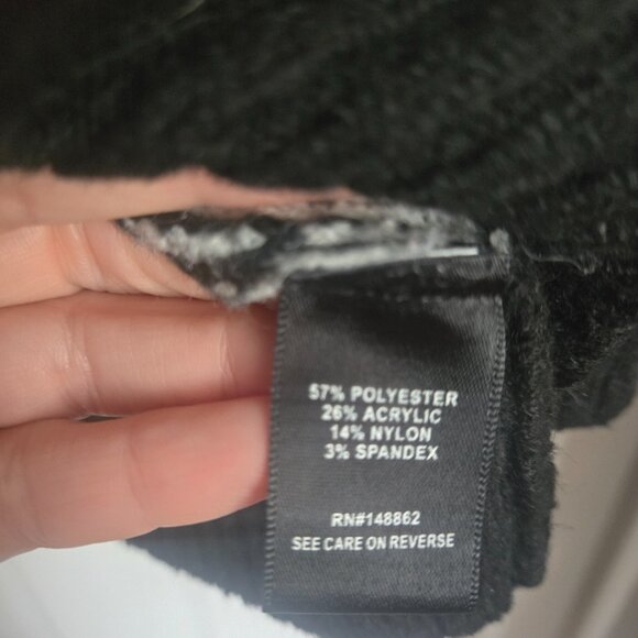 Torrid vegan cashmere fairisle pul sweater size 2 black and white heart sweater - Picture 6 of 8